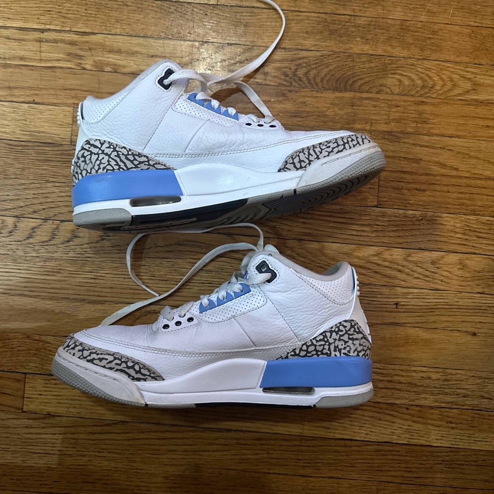 Jordan Air Retro Sneakers Box with Blue and Gray Design